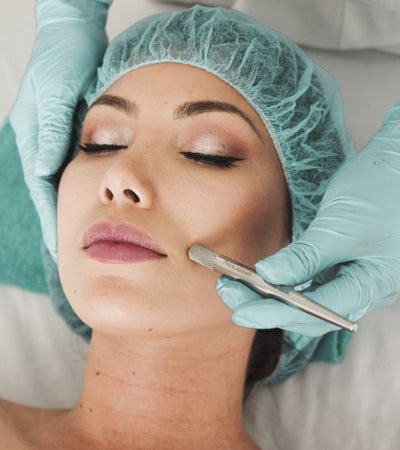 جلسة مساج للوجه